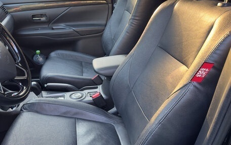 Mitsubishi Outlander III рестайлинг 3, 2015 год, 1 850 000 рублей, 7 фотография