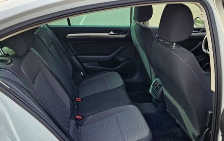Volkswagen Passat B8 рестайлинг, 2017 год, 1 950 000 рублей, 7 фотография