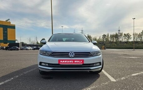 Volkswagen Passat B8 рестайлинг, 2017 год, 1 950 000 рублей, 5 фотография
