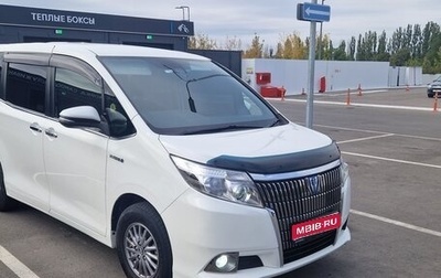Toyota Esquire I, 2016 год, 1 900 000 рублей, 1 фотография