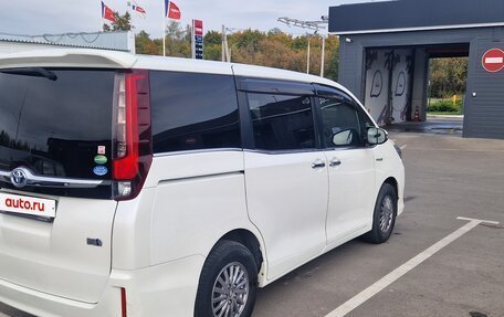 Toyota Esquire I, 2016 год, 1 900 000 рублей, 18 фотография