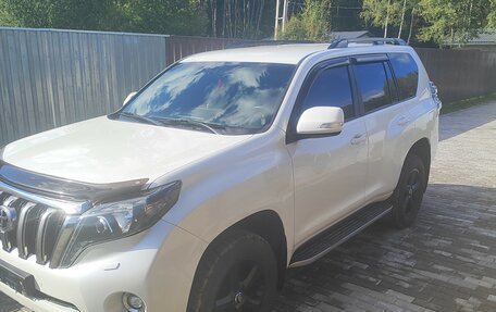 Toyota Land Cruiser Prado 150 рестайлинг 2, 2017 год, 4 200 000 рублей, 4 фотография