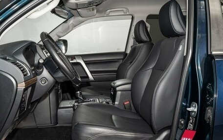 Toyota Land Cruiser Prado 150 рестайлинг 2, 2019 год, 5 500 000 рублей, 6 фотография