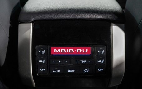 Toyota Land Cruiser Prado 150 рестайлинг 2, 2019 год, 5 500 000 рублей, 18 фотография
