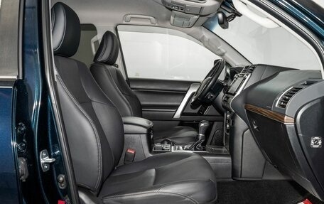 Toyota Land Cruiser Prado 150 рестайлинг 2, 2019 год, 5 500 000 рублей, 5 фотография
