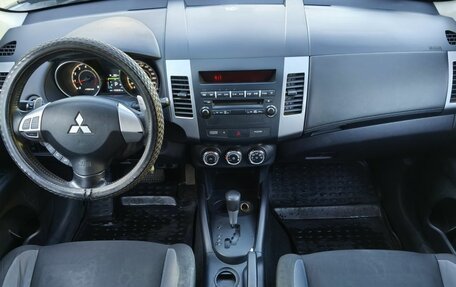 Mitsubishi Outlander III рестайлинг 3, 2010 год, 720 000 рублей, 17 фотография