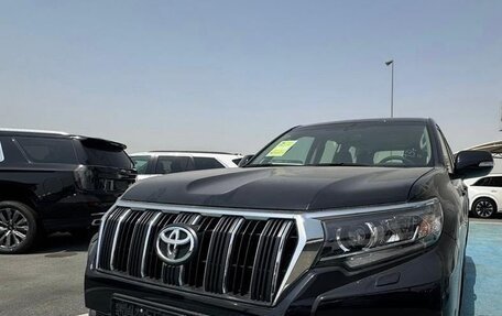 Toyota Land Cruiser Prado 150 рестайлинг 2, 2022 год, 6 190 000 рублей, 1 фотография