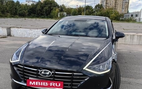 Hyundai Sonata VIII, 2021 год, 2 500 000 рублей, 2 фотография