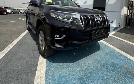 Toyota Land Cruiser Prado 150 рестайлинг 2, 2022 год, 6 190 000 рублей, 2 фотография