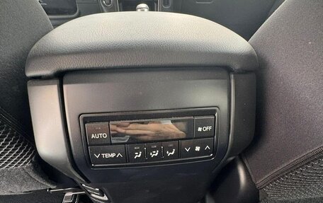 Toyota Land Cruiser Prado 150 рестайлинг 2, 2022 год, 6 190 000 рублей, 12 фотография