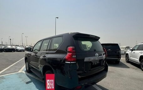 Toyota Land Cruiser Prado 150 рестайлинг 2, 2022 год, 6 190 000 рублей, 4 фотография