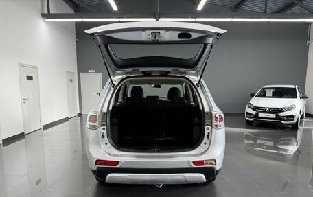 Mitsubishi Outlander III рестайлинг 3, 2014 год, 1 195 000 рублей, 7 фотография