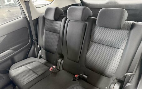 Mitsubishi Outlander III рестайлинг 3, 2014 год, 1 195 000 рублей, 10 фотография