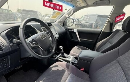 Toyota Land Cruiser Prado 150 рестайлинг 2, 2022 год, 6 190 000 рублей, 7 фотография