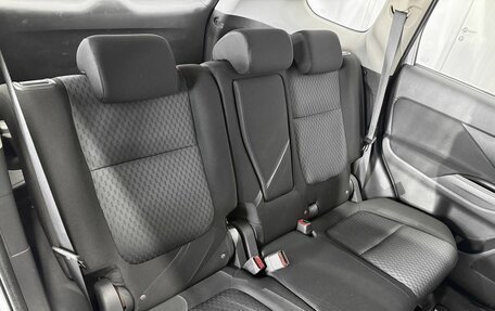 Mitsubishi Outlander III рестайлинг 3, 2014 год, 1 195 000 рублей, 13 фотография