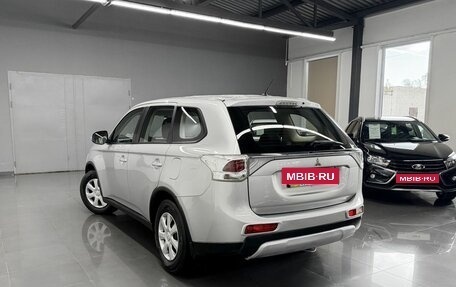 Mitsubishi Outlander III рестайлинг 3, 2014 год, 1 195 000 рублей, 6 фотография