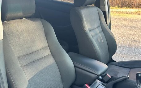 Toyota Avensis III рестайлинг, 2006 год, 690 000 рублей, 10 фотография