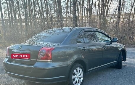 Toyota Avensis III рестайлинг, 2006 год, 690 000 рублей, 4 фотография