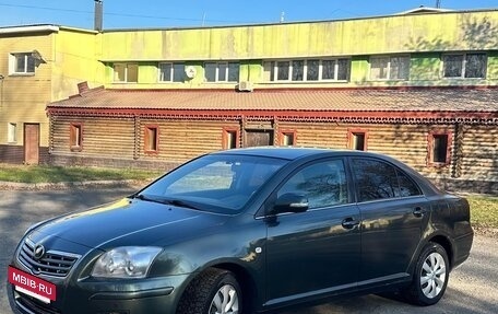 Toyota Avensis III рестайлинг, 2006 год, 690 000 рублей, 3 фотография