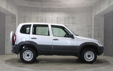 Chevrolet Niva I рестайлинг, 2020 год, 897 000 рублей, 4 фотография