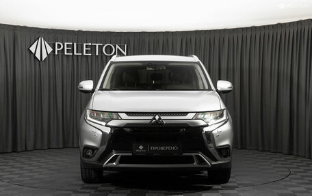 Mitsubishi Outlander III рестайлинг 3, 2019 год, 2 540 000 рублей, 3 фотография