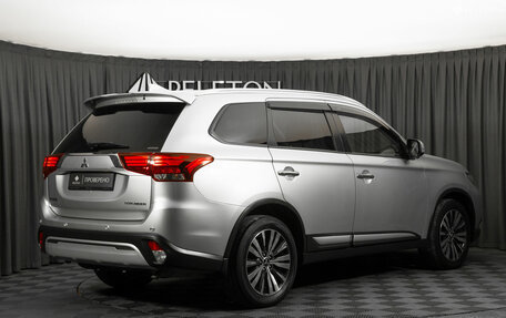 Mitsubishi Outlander III рестайлинг 3, 2019 год, 2 540 000 рублей, 5 фотография