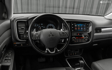 Mitsubishi Outlander III рестайлинг 3, 2019 год, 2 540 000 рублей, 9 фотография