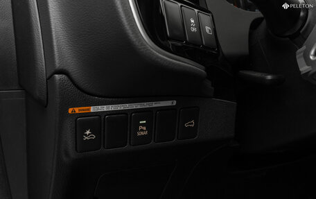 Mitsubishi Outlander III рестайлинг 3, 2019 год, 2 540 000 рублей, 17 фотография