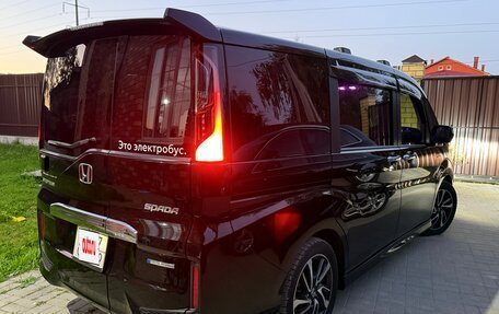 Honda Stepwgn IV, 2018 год, 2 300 000 рублей, 3 фотография