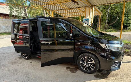 Honda Stepwgn IV, 2018 год, 2 300 000 рублей, 8 фотография