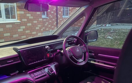 Honda Stepwgn IV, 2018 год, 2 300 000 рублей, 18 фотография