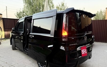 Honda Stepwgn IV, 2018 год, 2 300 000 рублей, 5 фотография