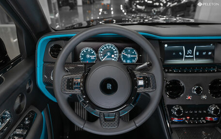 Rolls-Royce Cullinan, 2024 год, 56 000 000 рублей, 11 фотография