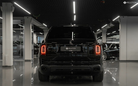 Rolls-Royce Cullinan, 2024 год, 56 000 000 рублей, 6 фотография