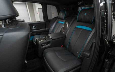 Rolls-Royce Cullinan, 2024 год, 56 000 000 рублей, 14 фотография