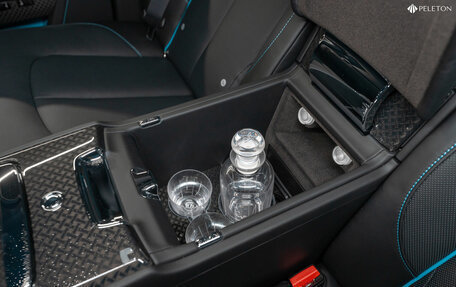 Rolls-Royce Cullinan, 2024 год, 56 000 000 рублей, 20 фотография