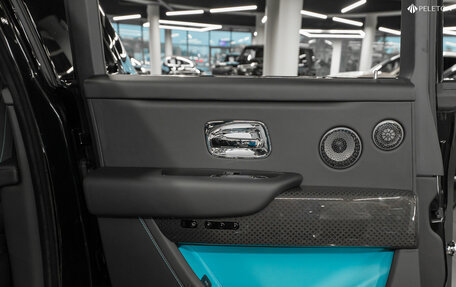 Rolls-Royce Cullinan, 2024 год, 56 000 000 рублей, 16 фотография