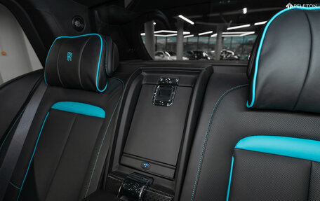 Rolls-Royce Cullinan, 2024 год, 56 000 000 рублей, 18 фотография