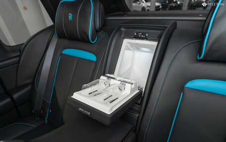 Rolls-Royce Cullinan, 2024 год, 56 000 000 рублей, 19 фотография