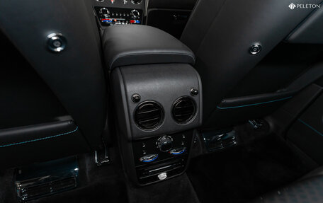 Rolls-Royce Cullinan, 2024 год, 56 000 000 рублей, 21 фотография