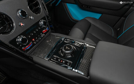 Rolls-Royce Cullinan, 2024 год, 56 000 000 рублей, 27 фотография