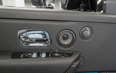 Rolls-Royce Cullinan, 2024 год, 56 000 000 рублей, 36 фотография