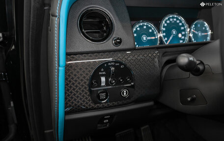 Rolls-Royce Cullinan, 2024 год, 56 000 000 рублей, 38 фотография