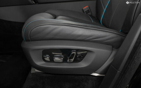 Rolls-Royce Cullinan, 2024 год, 56 000 000 рублей, 37 фотография