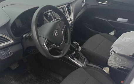 Hyundai Solaris II рестайлинг, 2021 год, 1 050 000 рублей, 5 фотография
