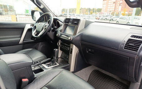 Toyota Land Cruiser Prado 150 рестайлинг 2, 2010 год, 2 260 000 рублей, 13 фотография