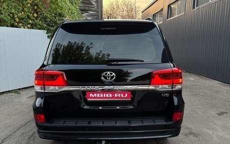 Toyota Land Cruiser 200, 2018 год, 6 900 000 рублей, 1 фотография