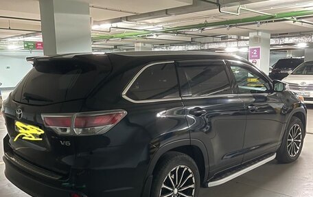 Toyota Highlander III, 2014 год, 2 650 000 рублей, 3 фотография