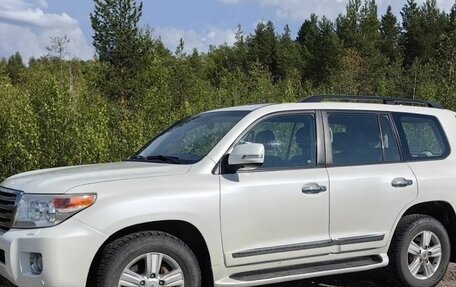 Toyota Land Cruiser 200, 2015 год, 3 640 000 рублей, 2 фотография