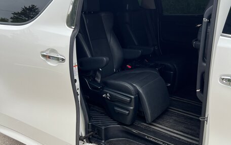 Toyota Vellfire II, 2018 год, 4 350 000 рублей, 17 фотография